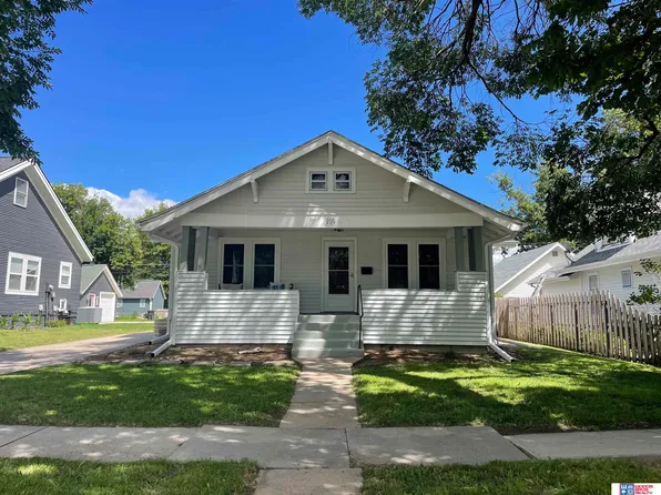 210 N Thompson Ave, York, NE 68467