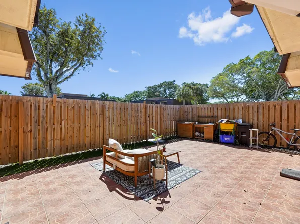 506 5th Court, Palm Beach Gardens, FL 33410