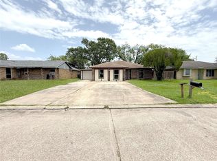 7130 Kings Dr, Baytown, TX 77521
