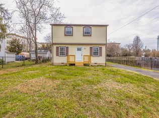 9202 Douglas St, Manassas, VA 20110