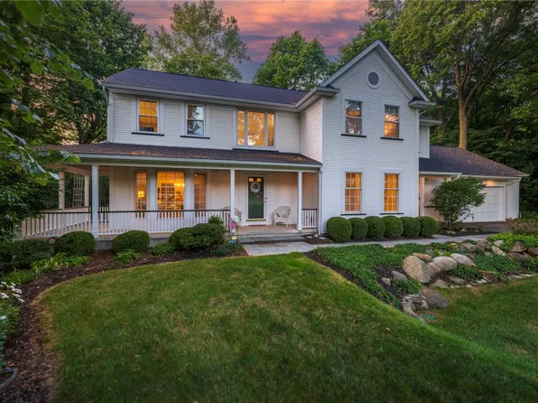 163 Heatherstone Ln, Rochester, NY 14618