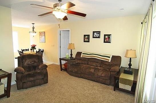 4th image of 115 Willow Hts