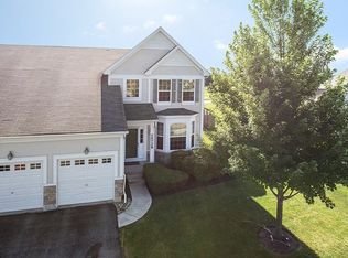 15729 S Cove Cir, Plainfield, IL 60544