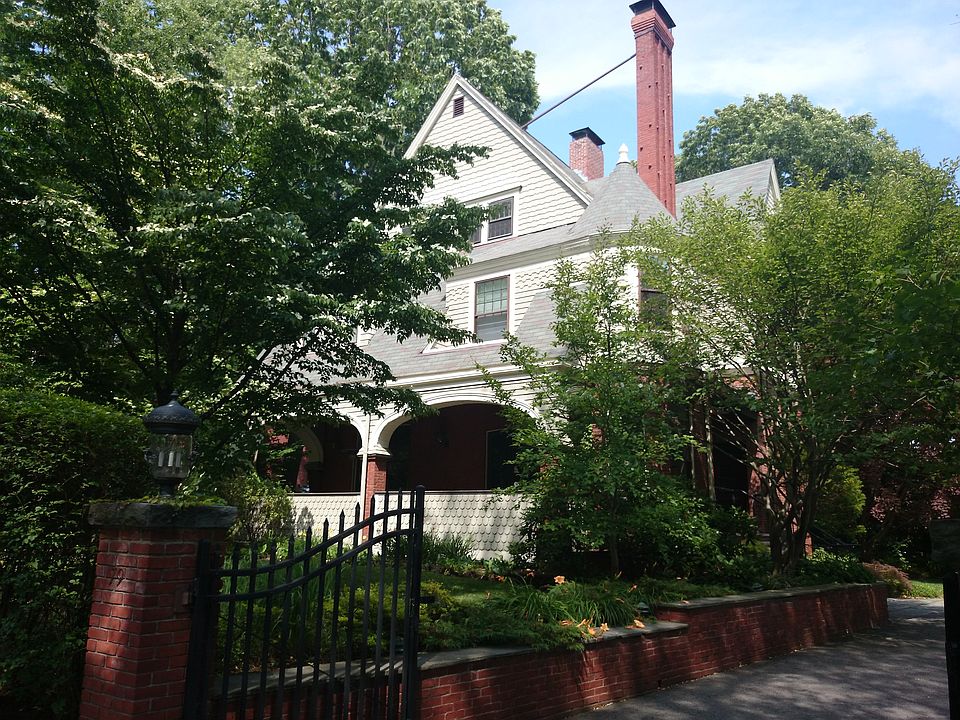 2nd image of 79 Carlton St