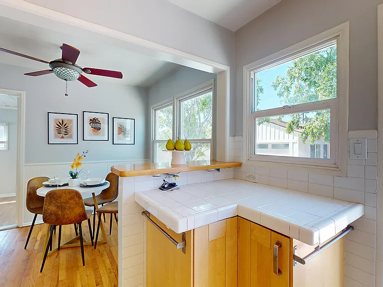 7827 Rhodes Ave — Photo 24