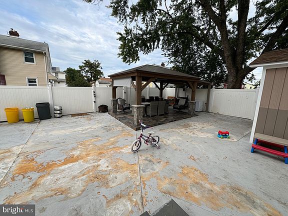 5th image of 7184 Lee Ave