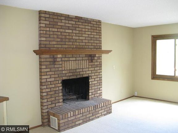 2nd image of 9111 Jackson Cir NE