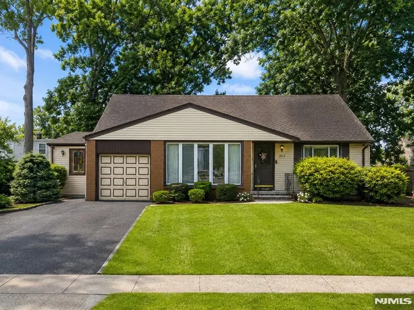 262 Greve Dr, New Milford, NJ 07646