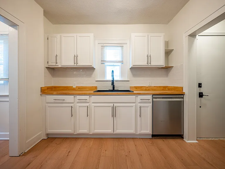 3438 Carrollton Ave — Photo 4