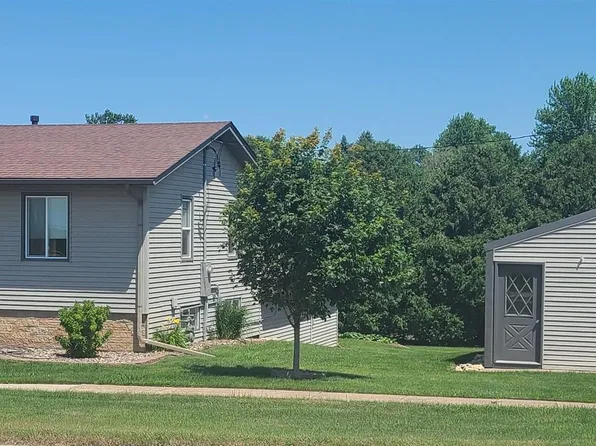 306 W Davis St, Monona, IA 52159