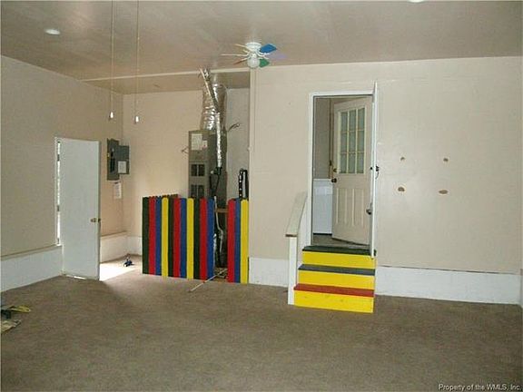 3rd image of 122 Brook Haven Dr