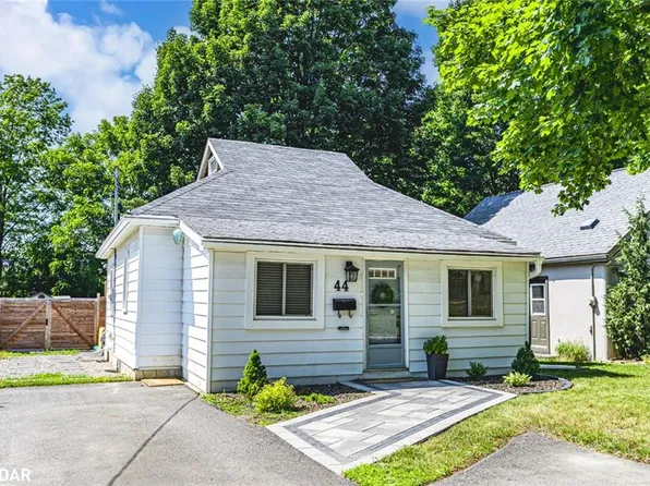 44 Adelaide St, Barrie, ON L4N 3T5
