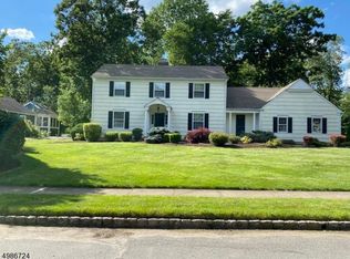 19 Geoffrey Ct, Chatham, NJ 07928