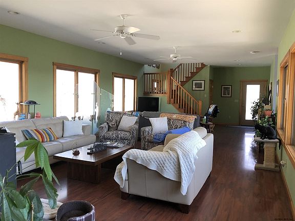 5th image of 384 Olmstedville Rd