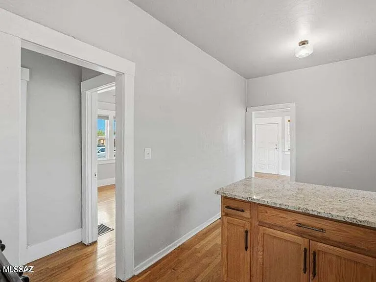 1245 N 1st Ave — Photo 12