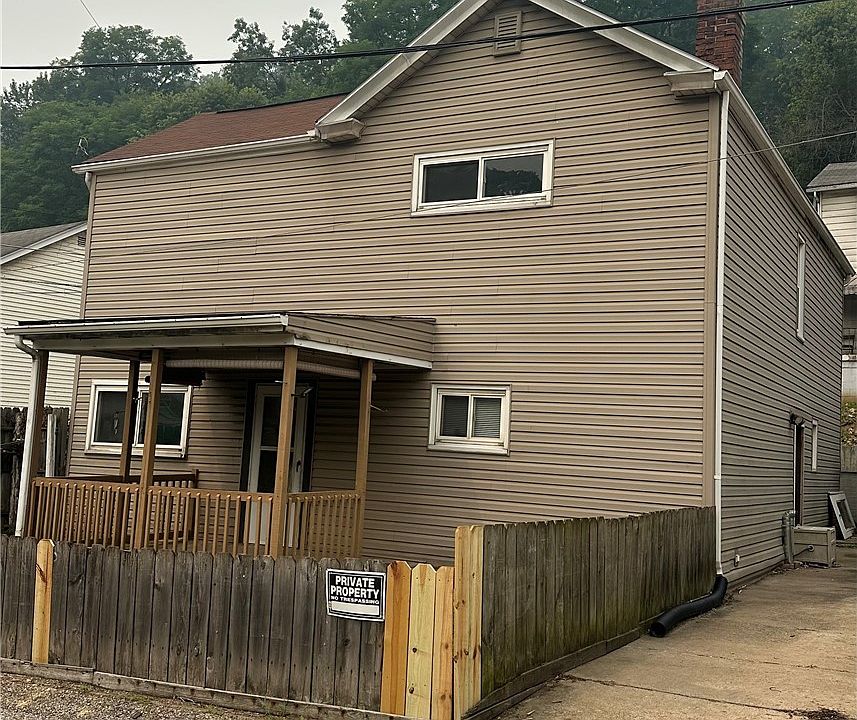 1st image of 835 Hall St
