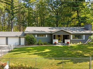 11216 Lake Shore Dr, Fife Lake, MI 49633