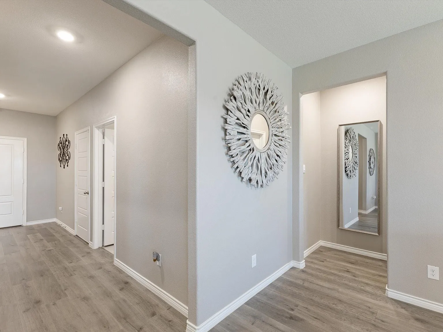 3 bed, 1639 sqft, $2,300 — Photo 4