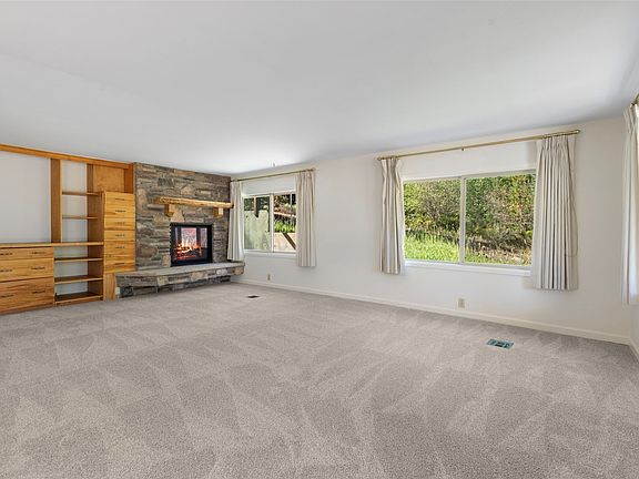 2nd image of 106 Cottonwood Drive
