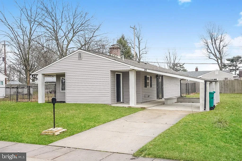 28 Outlook Ln photo 1