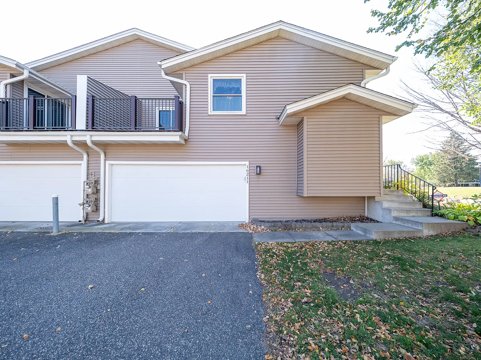 Flagstaff Court South, Rosemount (16211) JP DG1 - 1 — Photo 1
