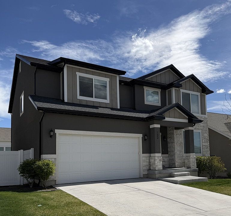 1st image of 132 N Foxmoor Way