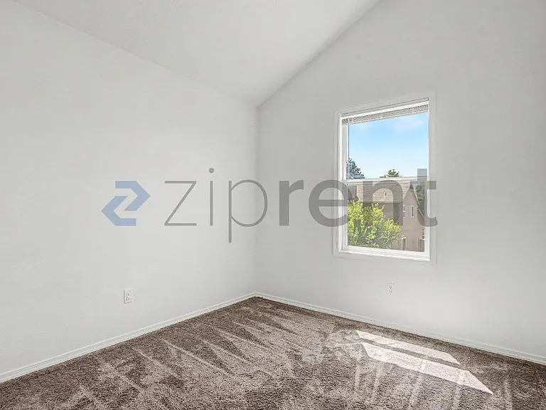 6674 SE Lois St — Photo 15