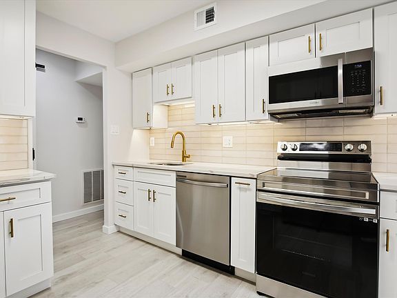 3rd image of 5815 Edson Ln #0