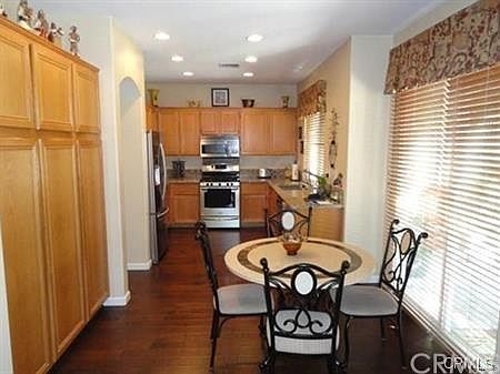 4th image of 4433 Mission Hills Dr