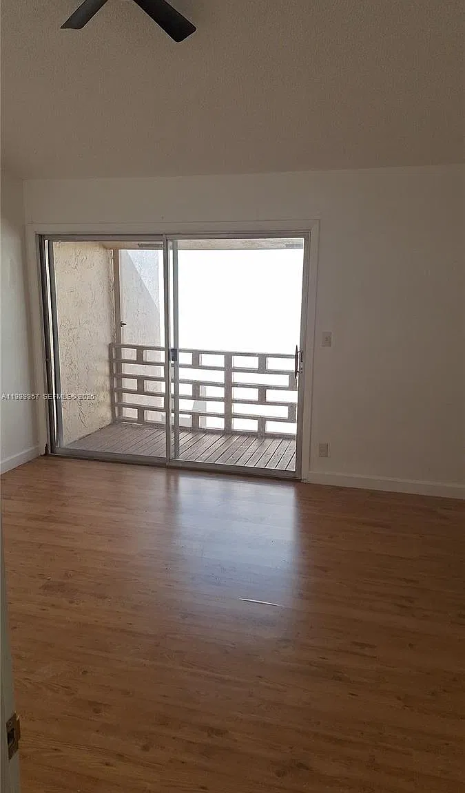 2 bed, 1.5 bath, 1300 sqft, $2,300 — Photo 4