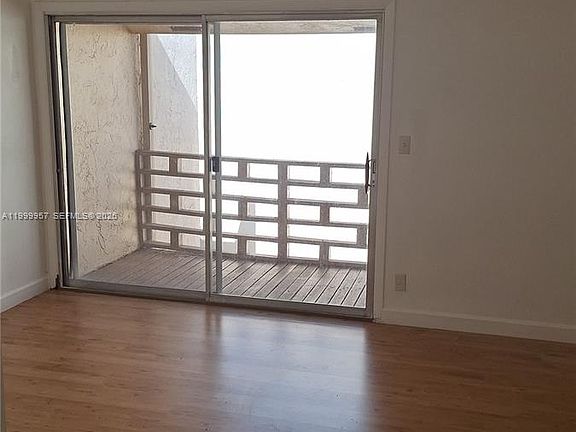 4th image of 2831 Pierce St
