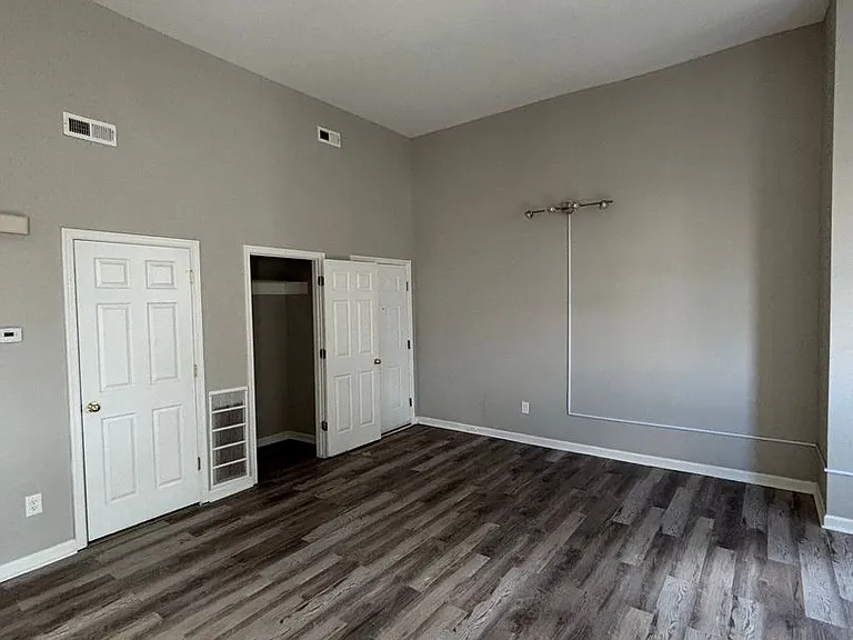 320-322 E High St — Photo 12