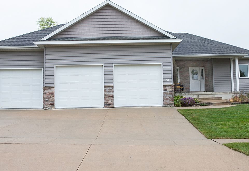 1st image of 708 Bel Air Dr