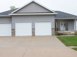 708 Bel Air Dr, Waverly, IA 50677