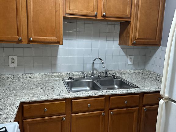 4th image of 1262 Rodman St #3