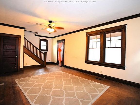 4th image of 1113 Park Ave