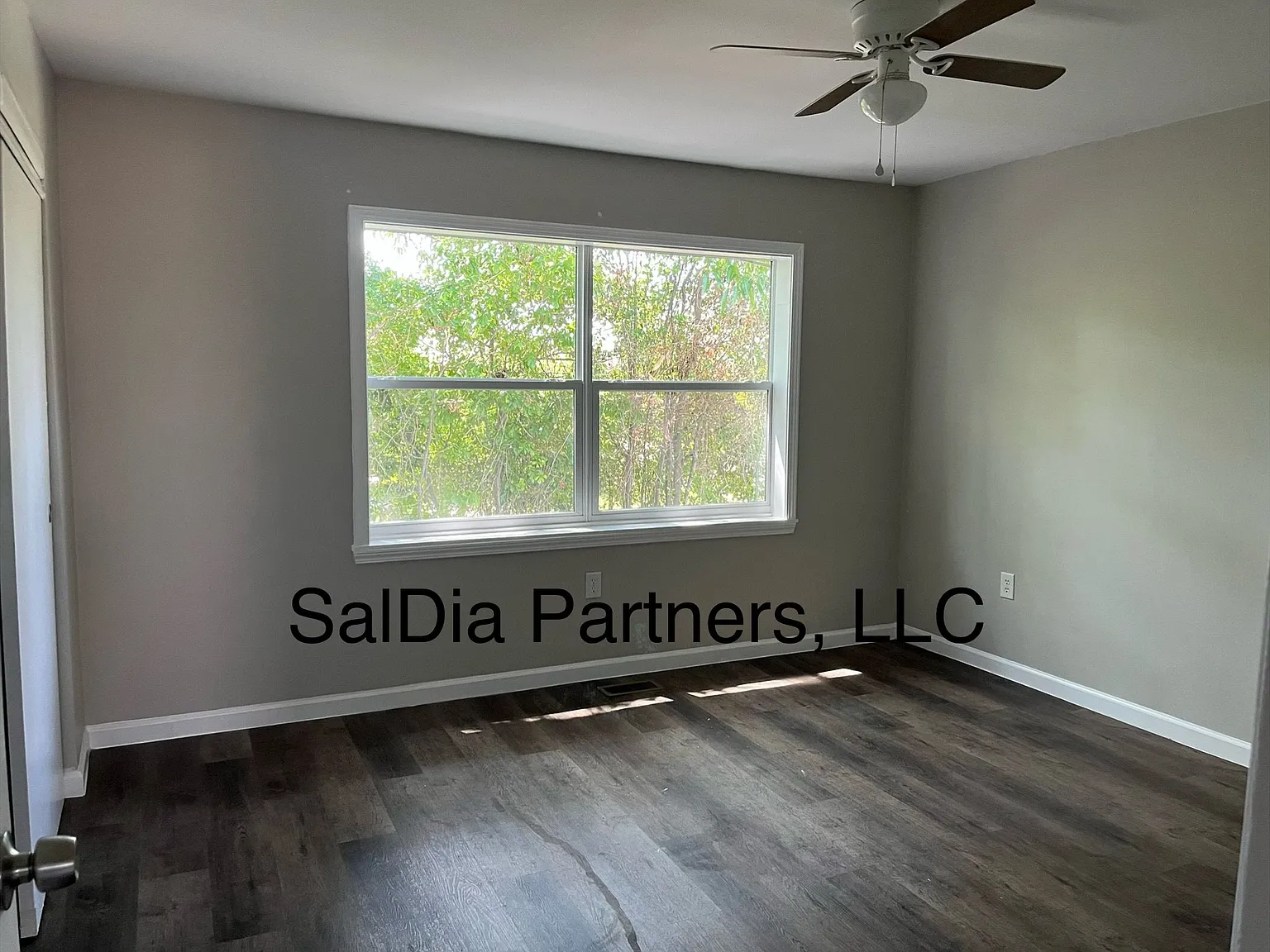 2 bed, 1.5 bath, 1056 sqft, $1,000 — Photo 3