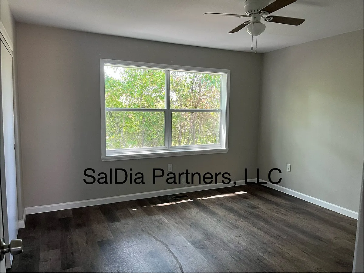 Building Photo - 1200 Elberta Rd #1200B