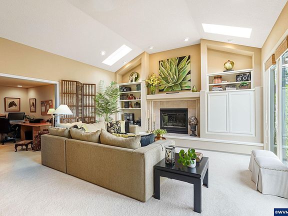 5th image of 2587 Bandon Ct NW