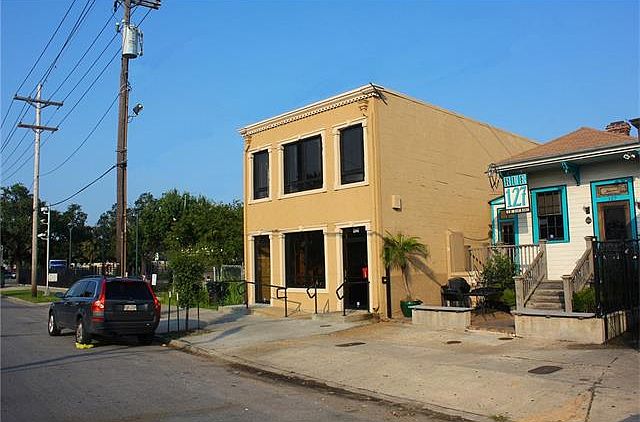 1st image of 125 N Carrollton Ave