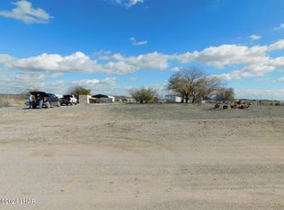 28321 Desert Heights Dr, Bouse, AZ 85325