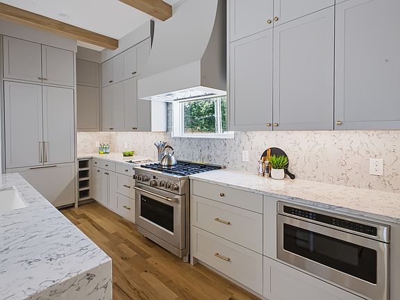 5th image of 4509 Emerson Ave #4