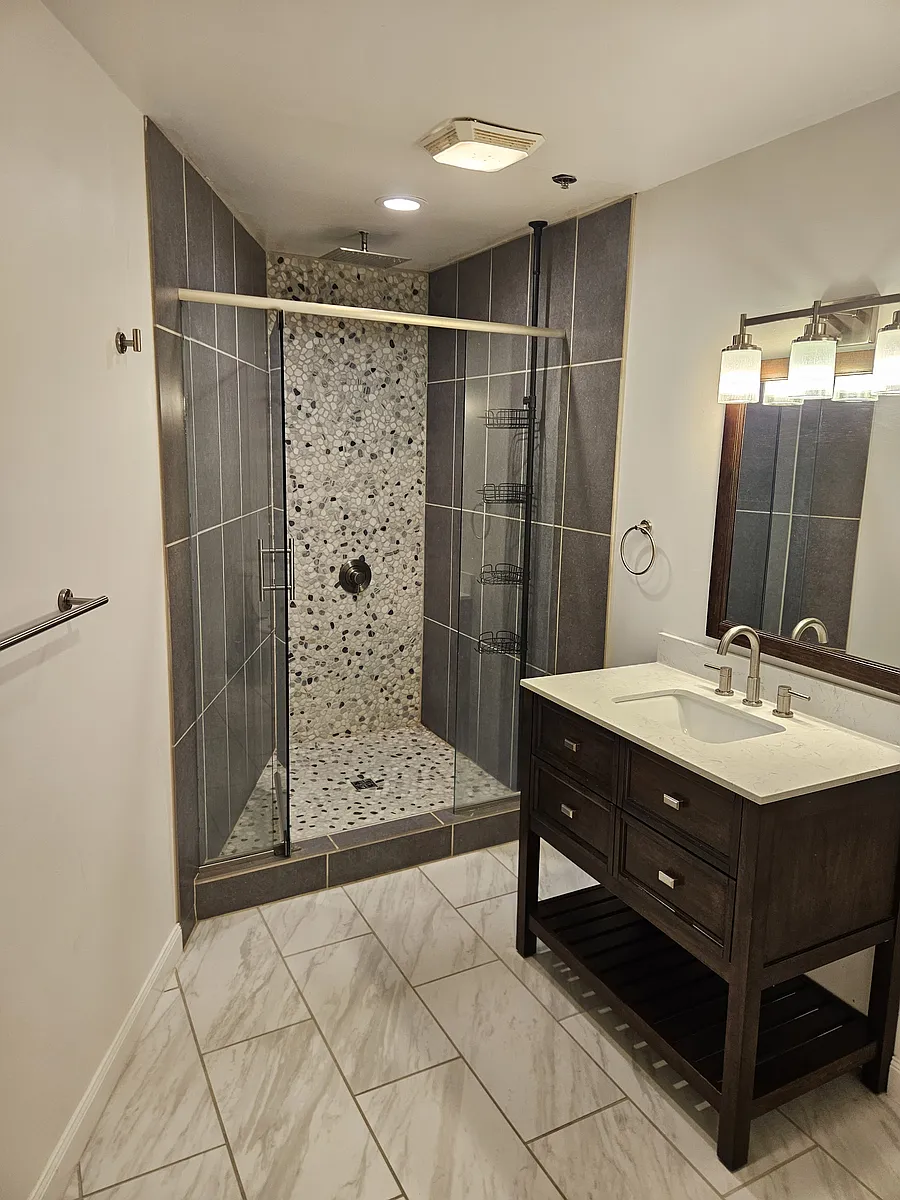Building Photo - 214 Park East Central Sq #D