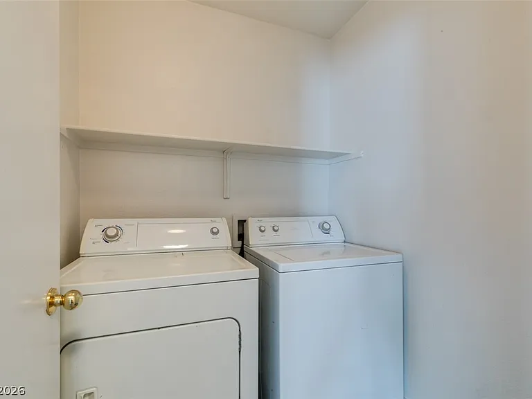 9321 Copper Bay Ave — Photo 32