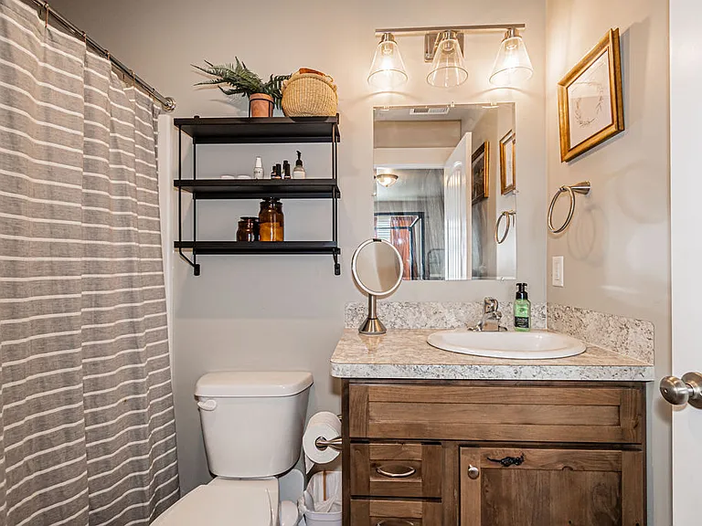 165 Anderson Rd #4 — Photo 32
