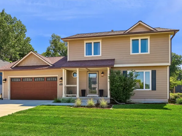 885 4th St, Waukee, IA 50263