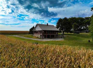 3052 Kestrel Rd, Hiawatha, KS 66434