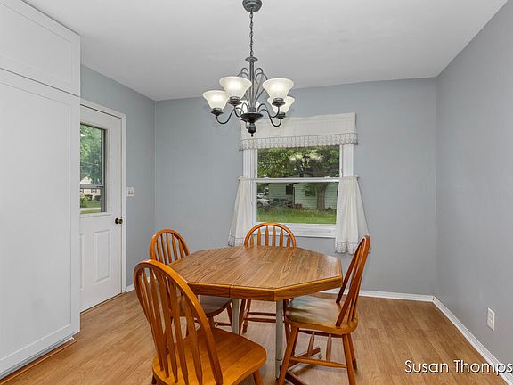 5th image of 8842 Eastern Ave