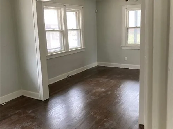 2314 E 59th St, Kansas City, MO 64130