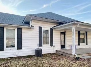 201 S 4th St, New Florence, MO 63363